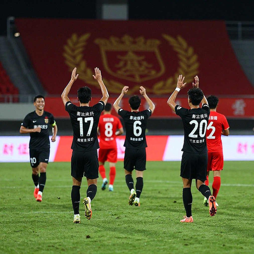 Phút 78 ở New York và hai cậu bé của Chivas: Sandoval, Camberos và cánh cửa đầu tiên của El Tri