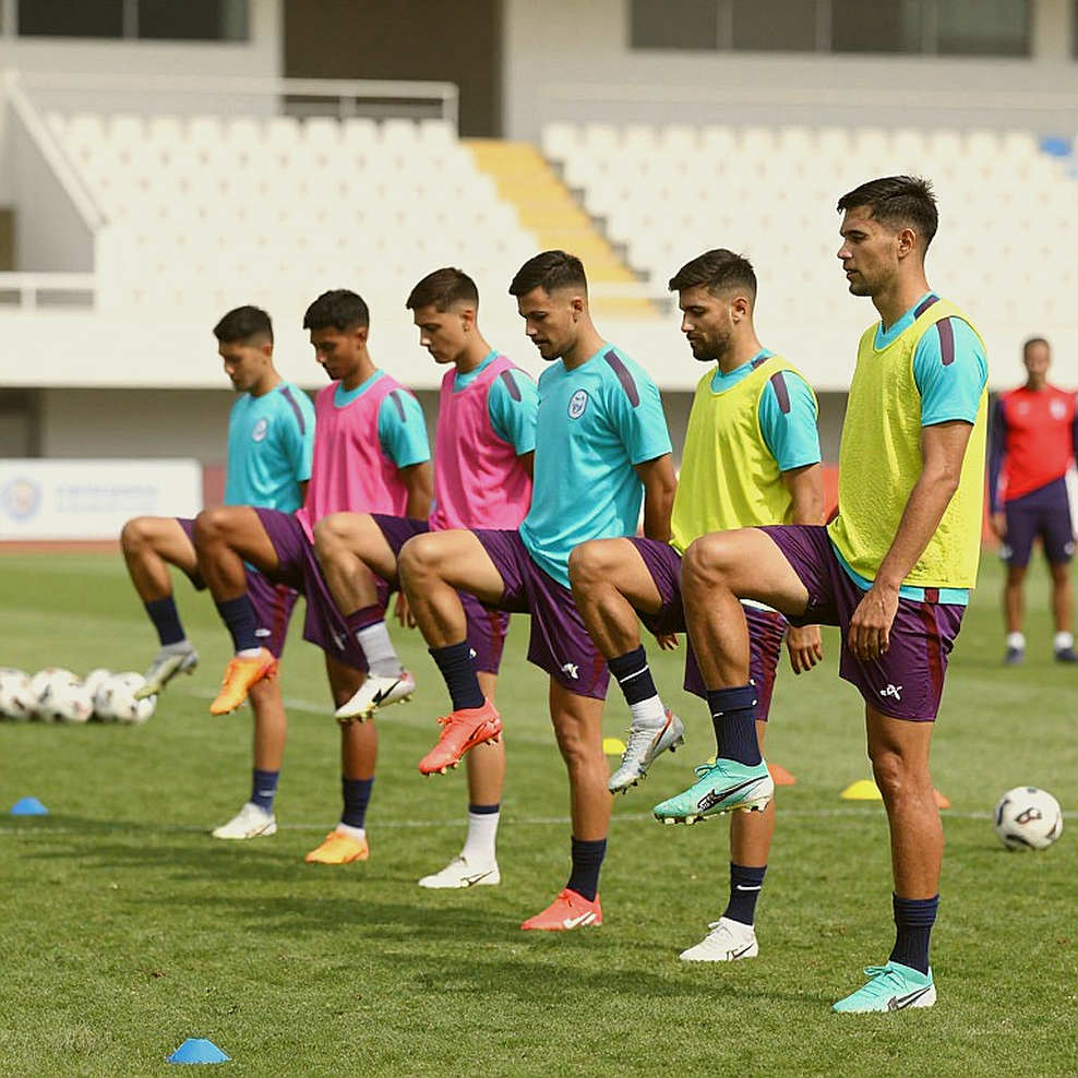 V.League và hội chứng khoảng trống cánh trái: Khi hàng thủ chạy theo bóng, hệ thống vỡ từ phía sau V.League và hội chứng khoảng trống cánh trái: Khi hàng thủ chạy theo bóng, hệ thống vỡ từ phía sau