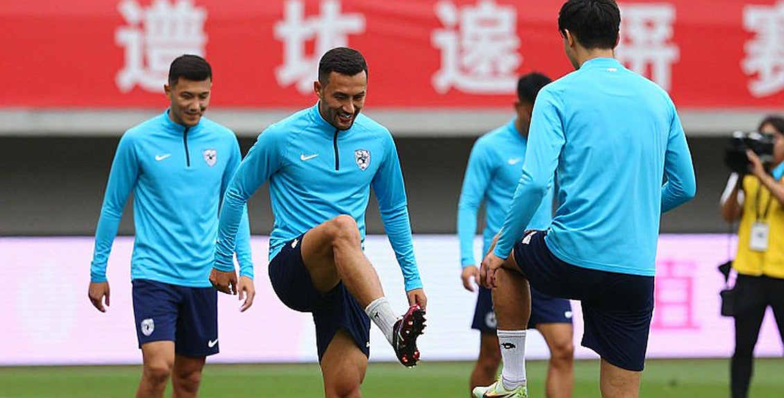 Hezze, phạt góc và cú trượt chân của 'Hormiga': Olympiacos lạnh lùng hạ Marseille tại Vélodrome