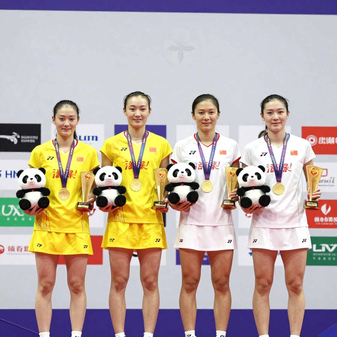 240 trận đấu, một cầu thủ 62 kg và hồ sơ không thể kiểm chứng