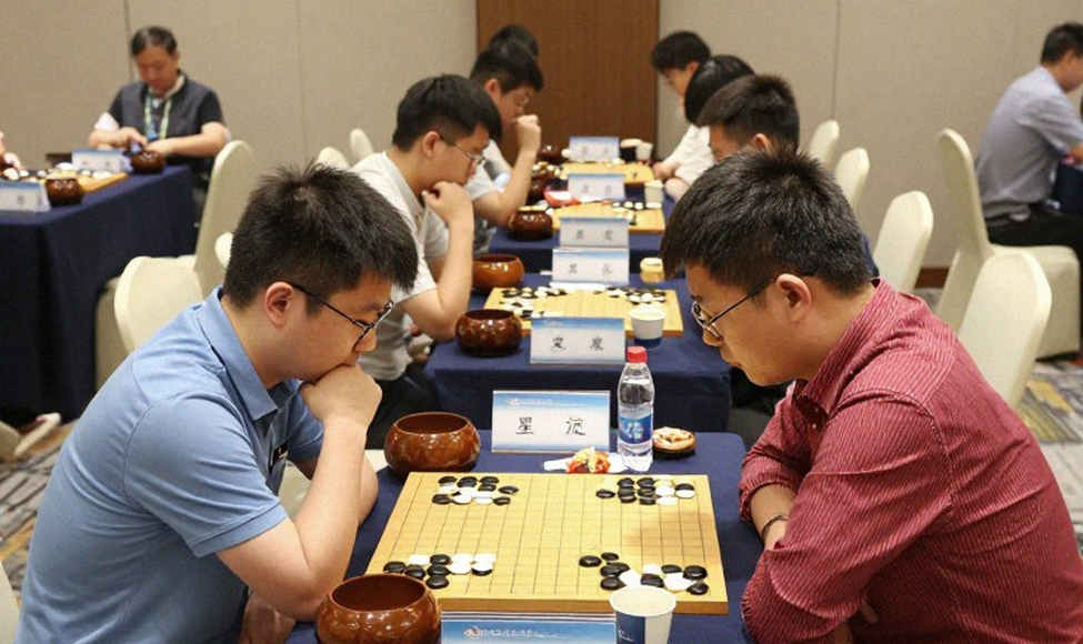 25 năm trước – ChessBase công bố Endgame Academy mới với khóa học của Karsten Müller