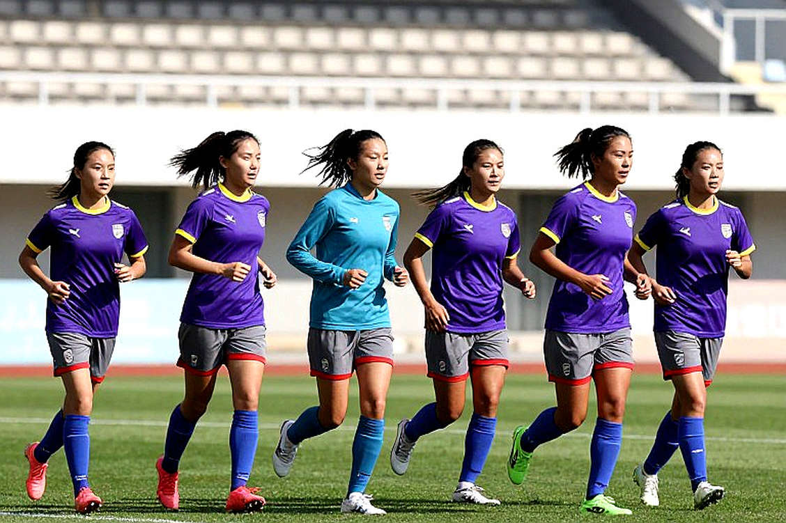 V.League giữa hai bờ: Học viện nuôi giấc mơ, thị trường định số phận