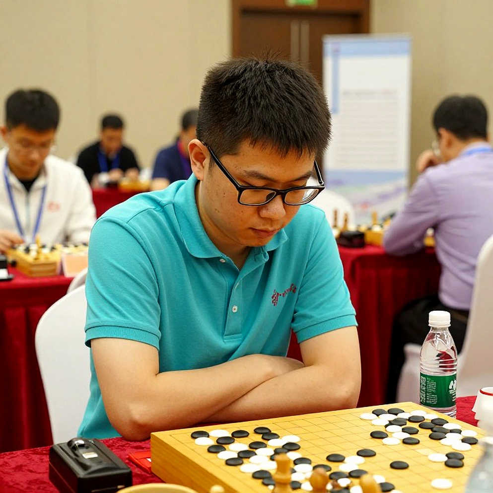 Nguyễn Thị Oanh và bản giao hưởng 3000 mét chướng ngại vật: Nhịp chân, nước mắt và sự thật bị bỏ quên
