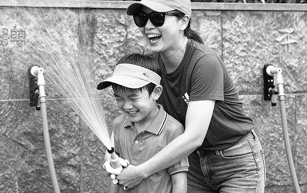 Charley Hull đến muộn nhưng vẫn kịp giờ: Khi sân tập là 'ngôi nhà thứ hai' của golfer