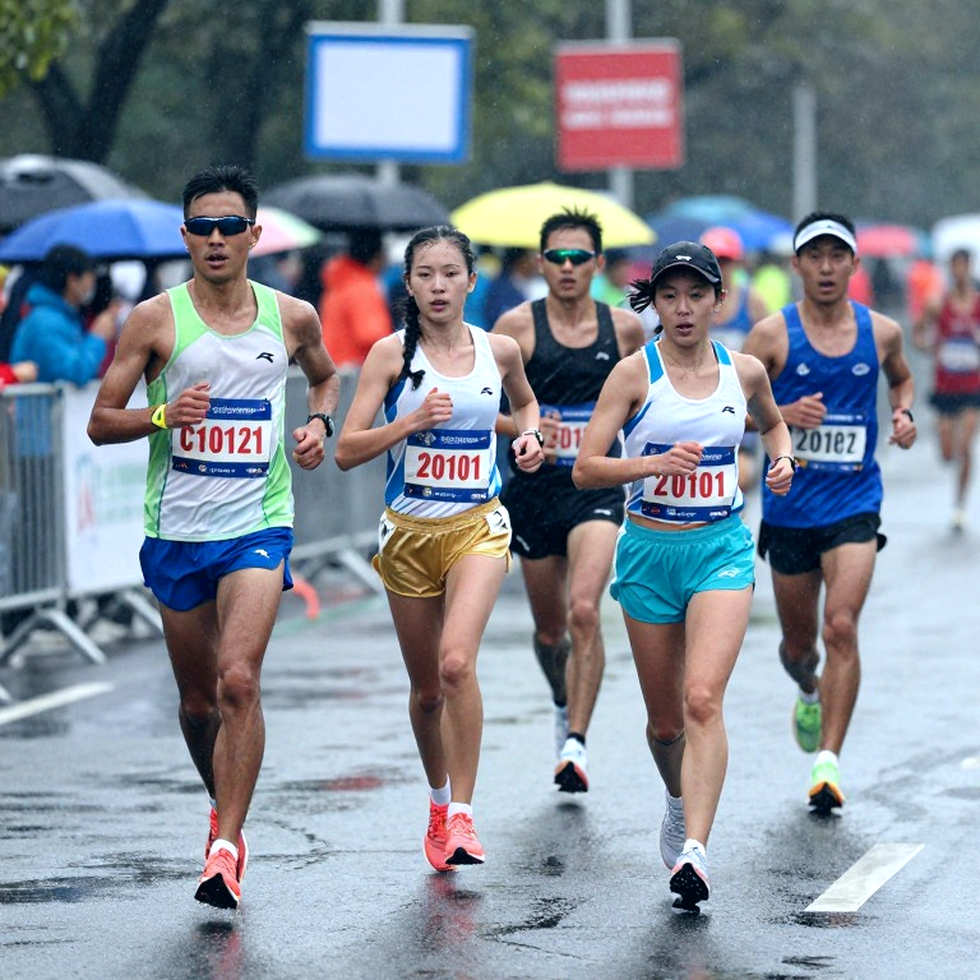 VPIM 2026: Kỷ lục đường chạy 2:47:52 của Phạm Thị Hồng Lệ và bài toán độ sâu của marathon Việt Nam