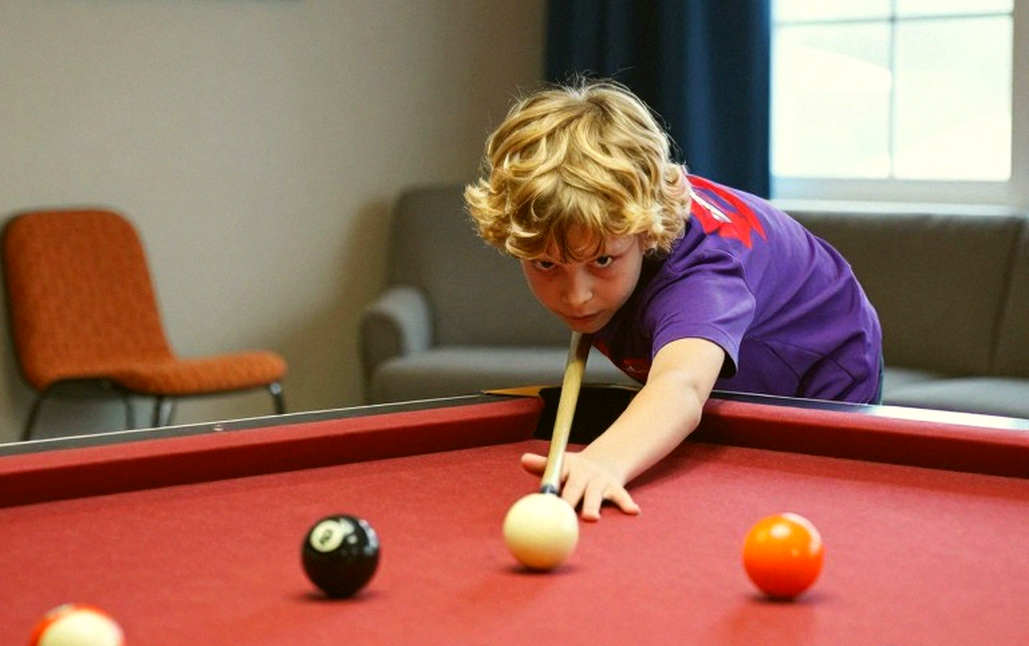 Allison Fisher giải nghệ vì Parkinson's: bảy danh hiệu snooker nữ, một cuộc di cư thương mại, và khoản đầu tư di sản