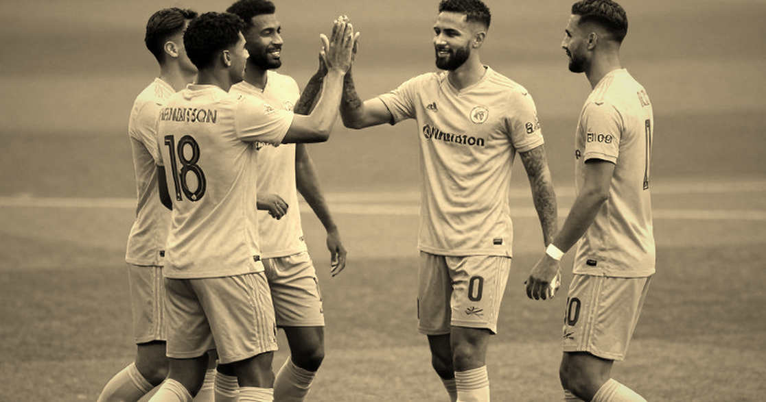 Vụ 'vendidos' ở Clásico Nacional: Khi pha bóng phút 95 chỉ là cái cớ Vụ 'vendidos' ở Clásico Nacional: Khi pha bóng phút 95 chỉ là cái cớ