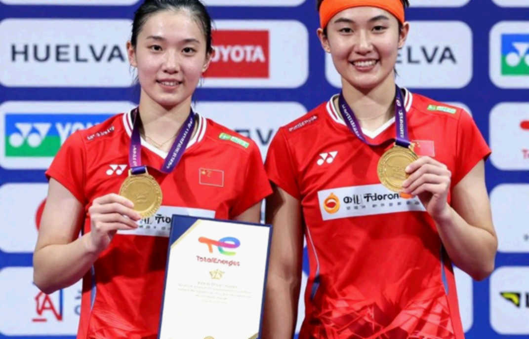 Alwi Farhan tập cùng Kento Momota ở Tokyo: tín hiệu chuẩn bị và vùng trống dữ liệu trước Asian Games 2026